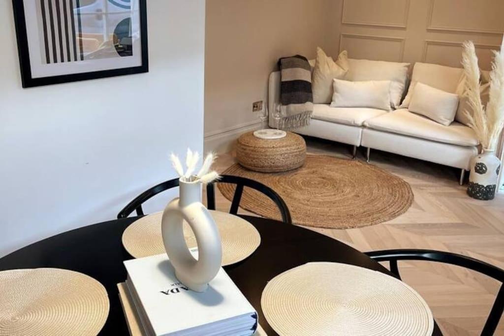 Апартаменты Courtyard Garden, Beautifully Finished Flat - Ba1 Бат Экстерьер фото