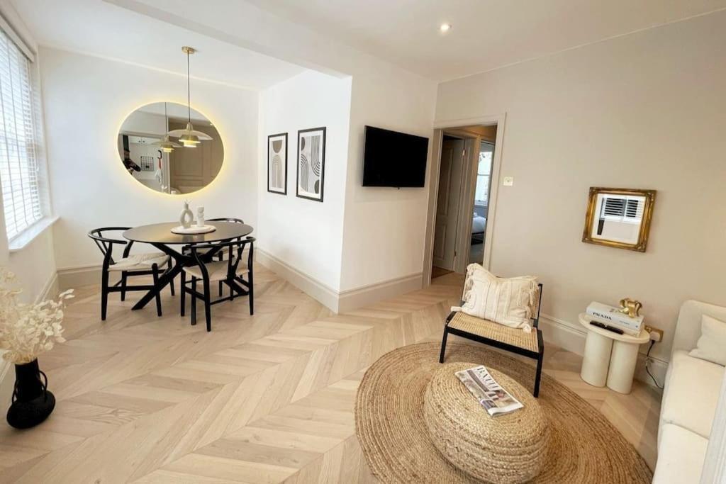 Апартаменты Courtyard Garden, Beautifully Finished Flat - Ba1 Бат Экстерьер фото