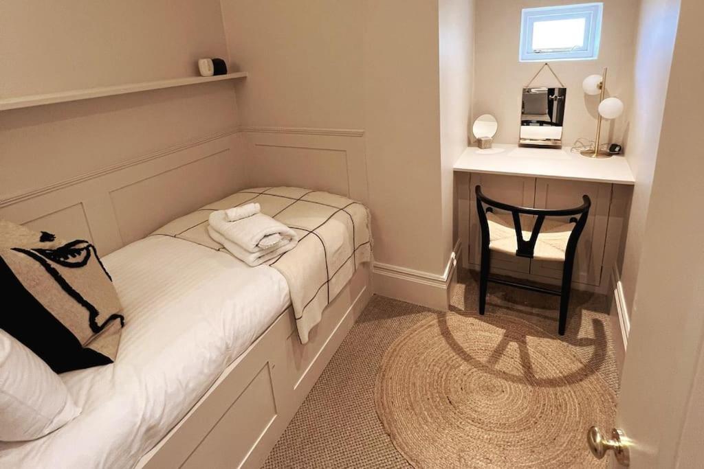 Апартаменты Courtyard Garden, Beautifully Finished Flat - Ba1 Бат Экстерьер фото